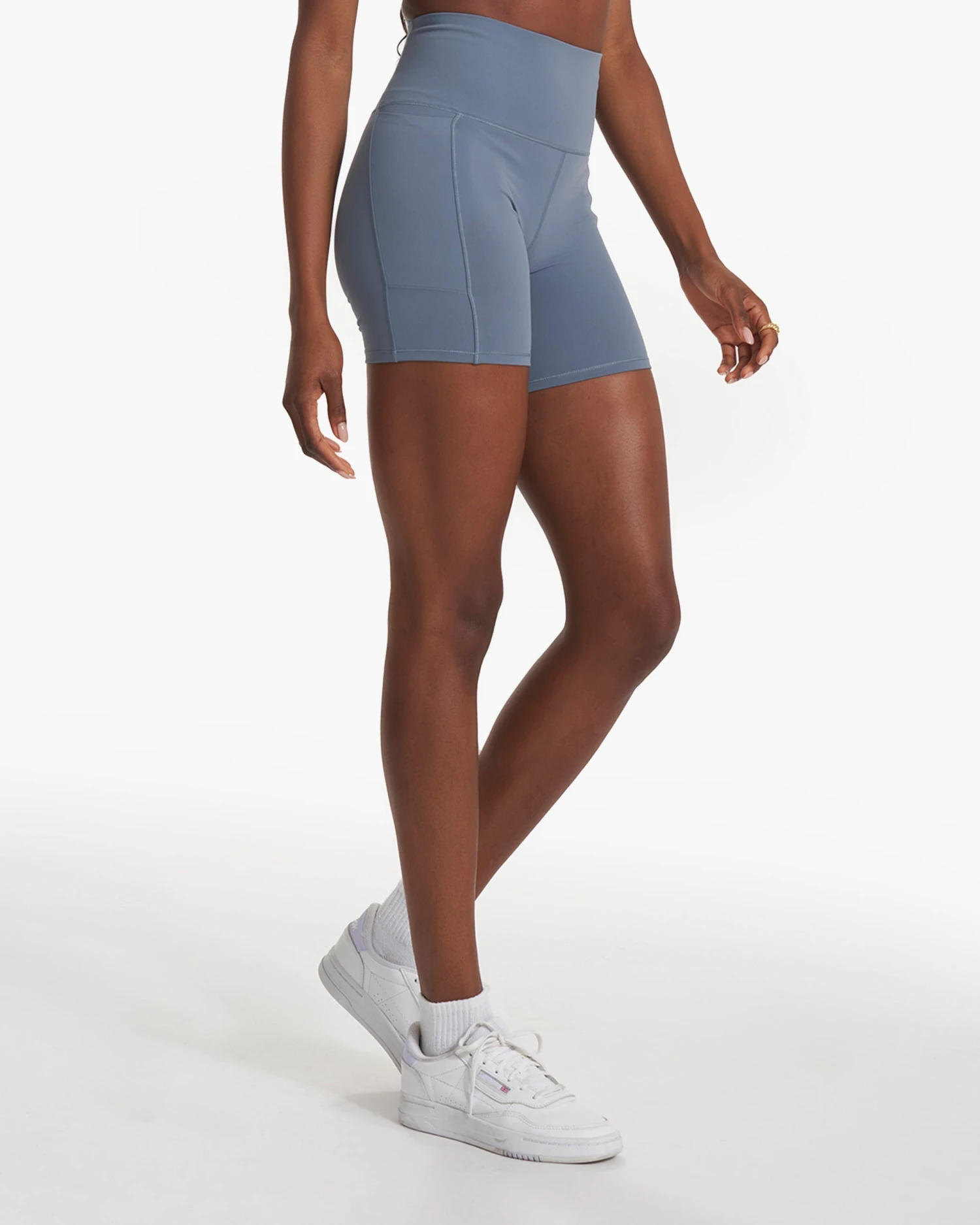 Studio Pocket Short | Light Azure