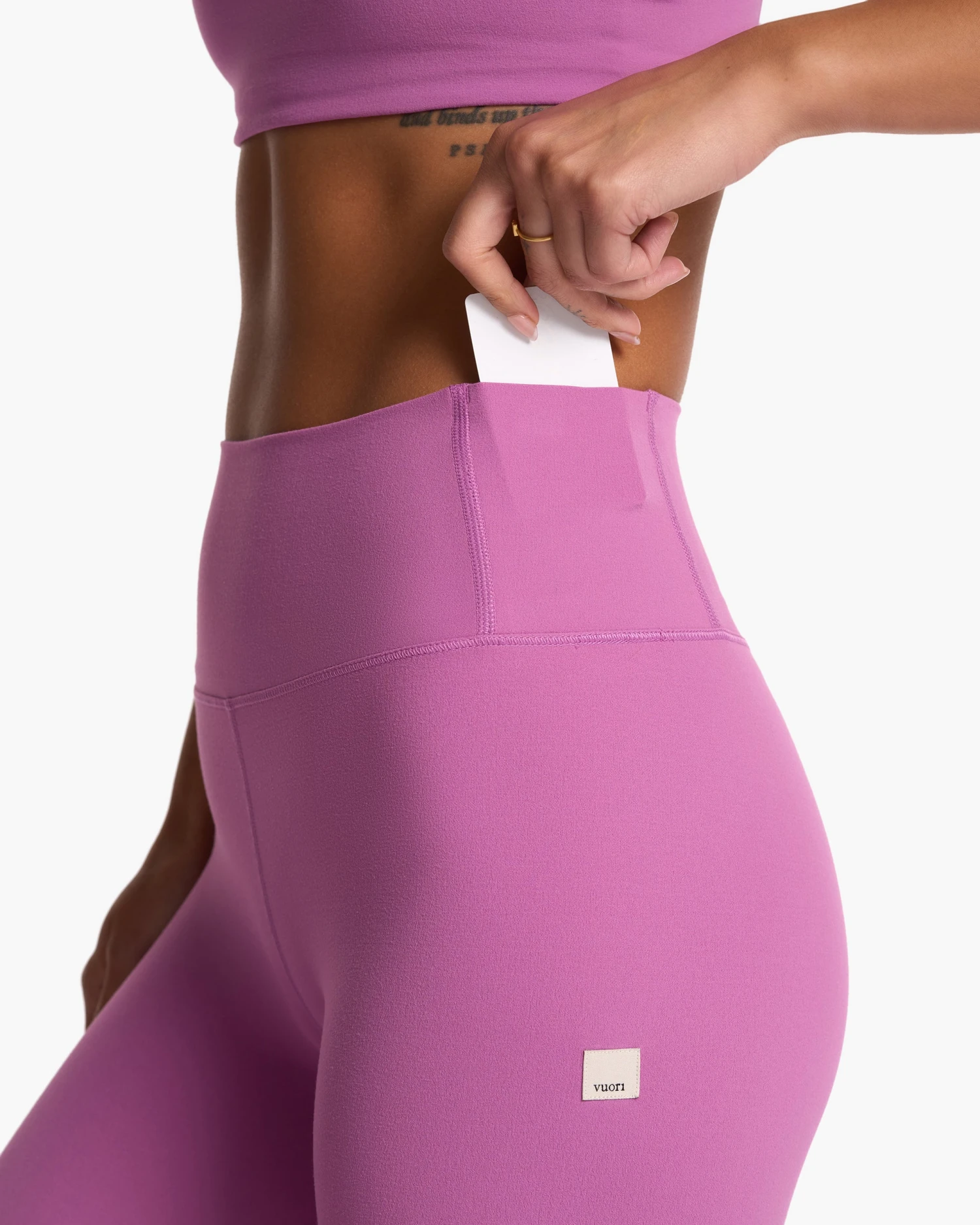 Vuori AllTheFeels™ Legging - Short | Claret - Image 3