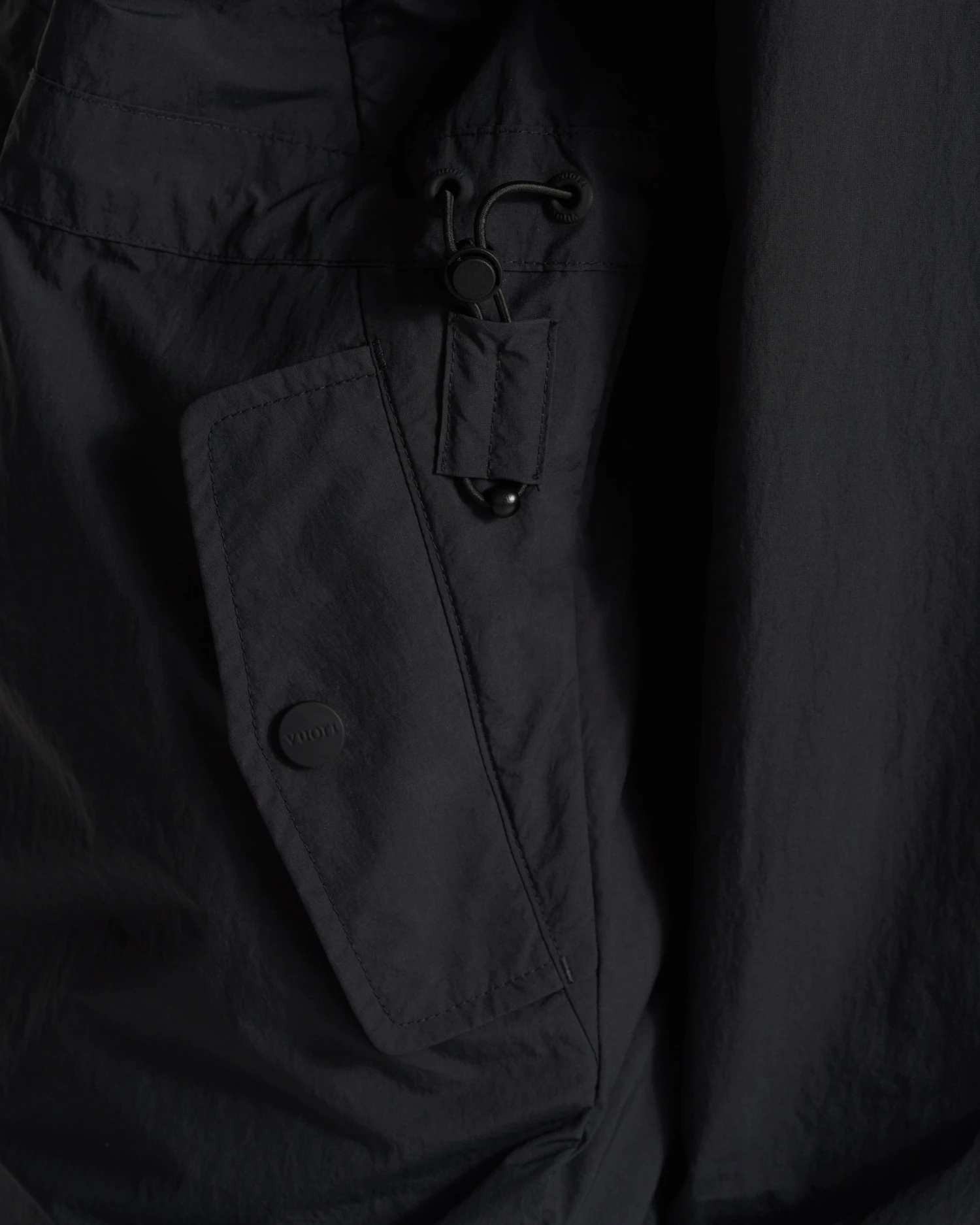 Airy Anorak | Black - Image 6